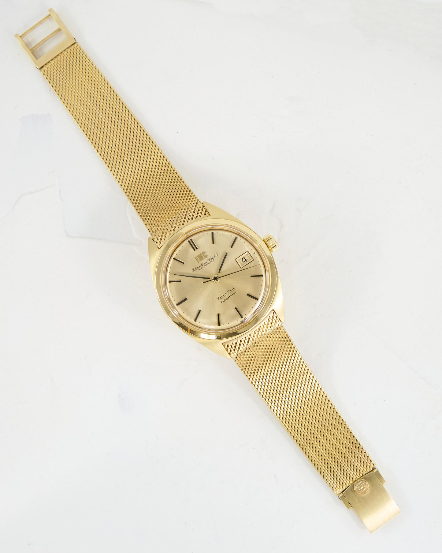 IWC YACHT CLUB AUTOMATIC WITH MESH BRACELET IN YELLOW GOLD