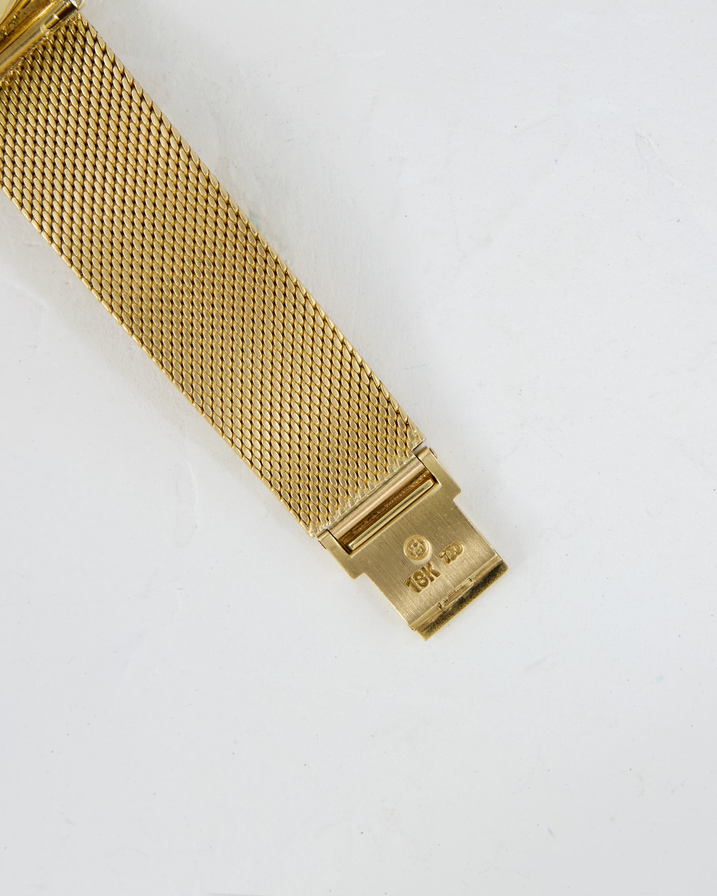 IWC YACHT CLUB AUTOMATIC WITH MESH BRACELET IN YELLOW GOLD