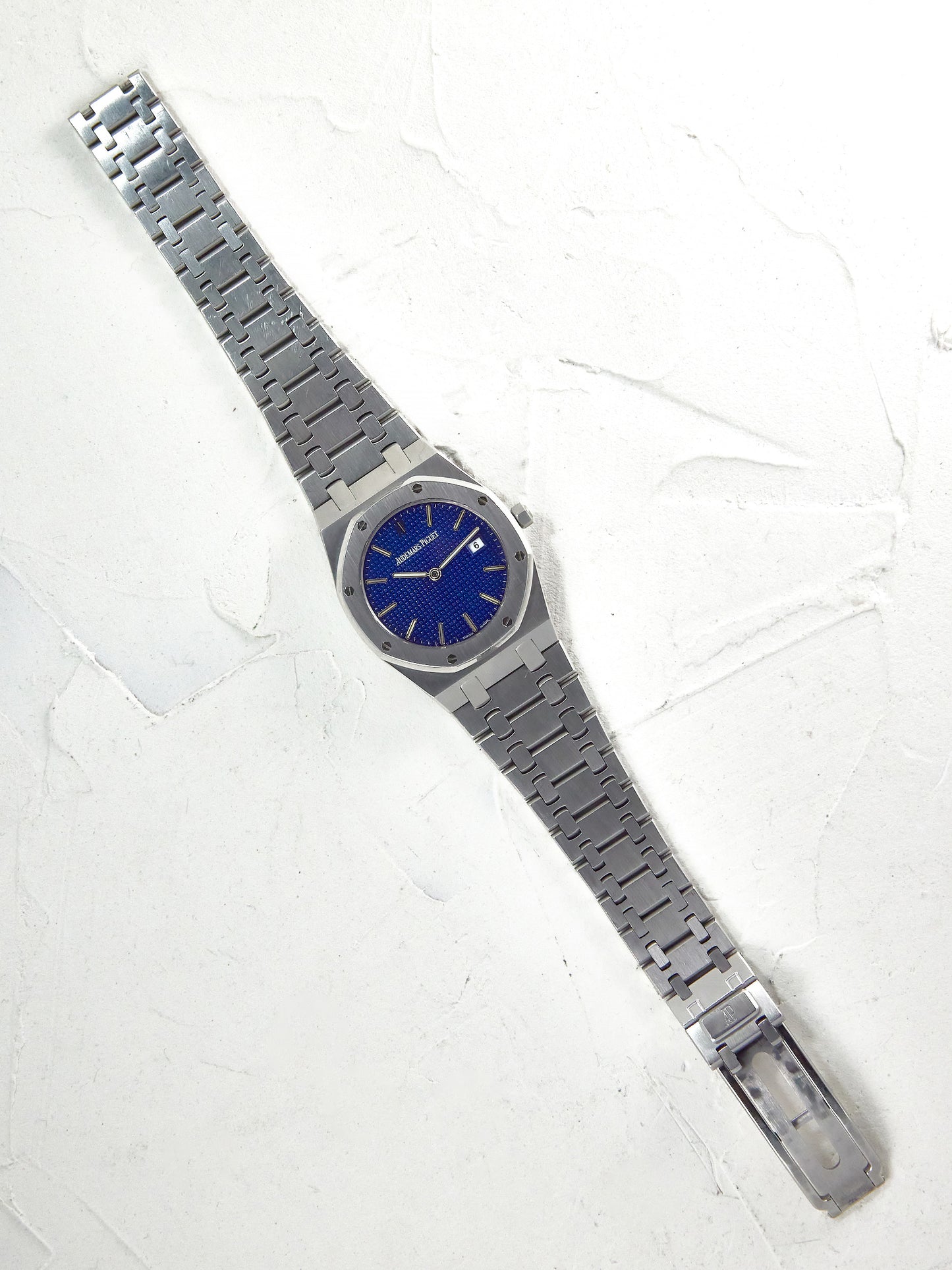 AUDEMARS PIGUET ROYAL OAK YVES KLEIN ELECTRIC BLUE WITH EXTRACT OF ARCHIVES