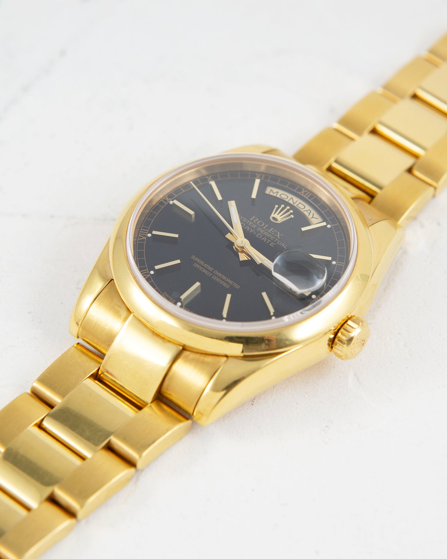 ROLEX DAY-DATE SMOOTH BEZEL WITH BLACK DIAL AND COMPLETE SET OF BOX & PAPERS