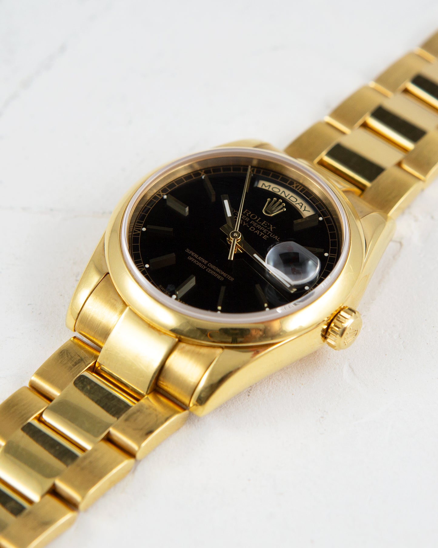 ROLEX DAY-DATE SMOOTH BEZEL WITH BLACK DIAL AND COMPLETE SET OF BOX & PAPERS
