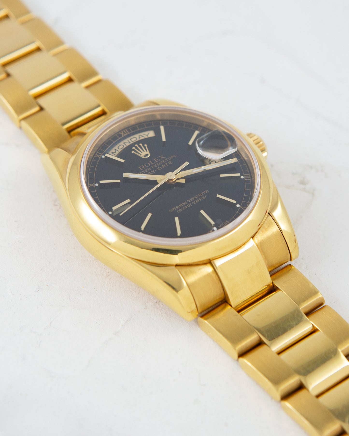 ROLEX DAY-DATE SMOOTH BEZEL WITH BLACK DIAL AND COMPLETE SET OF BOX & PAPERS