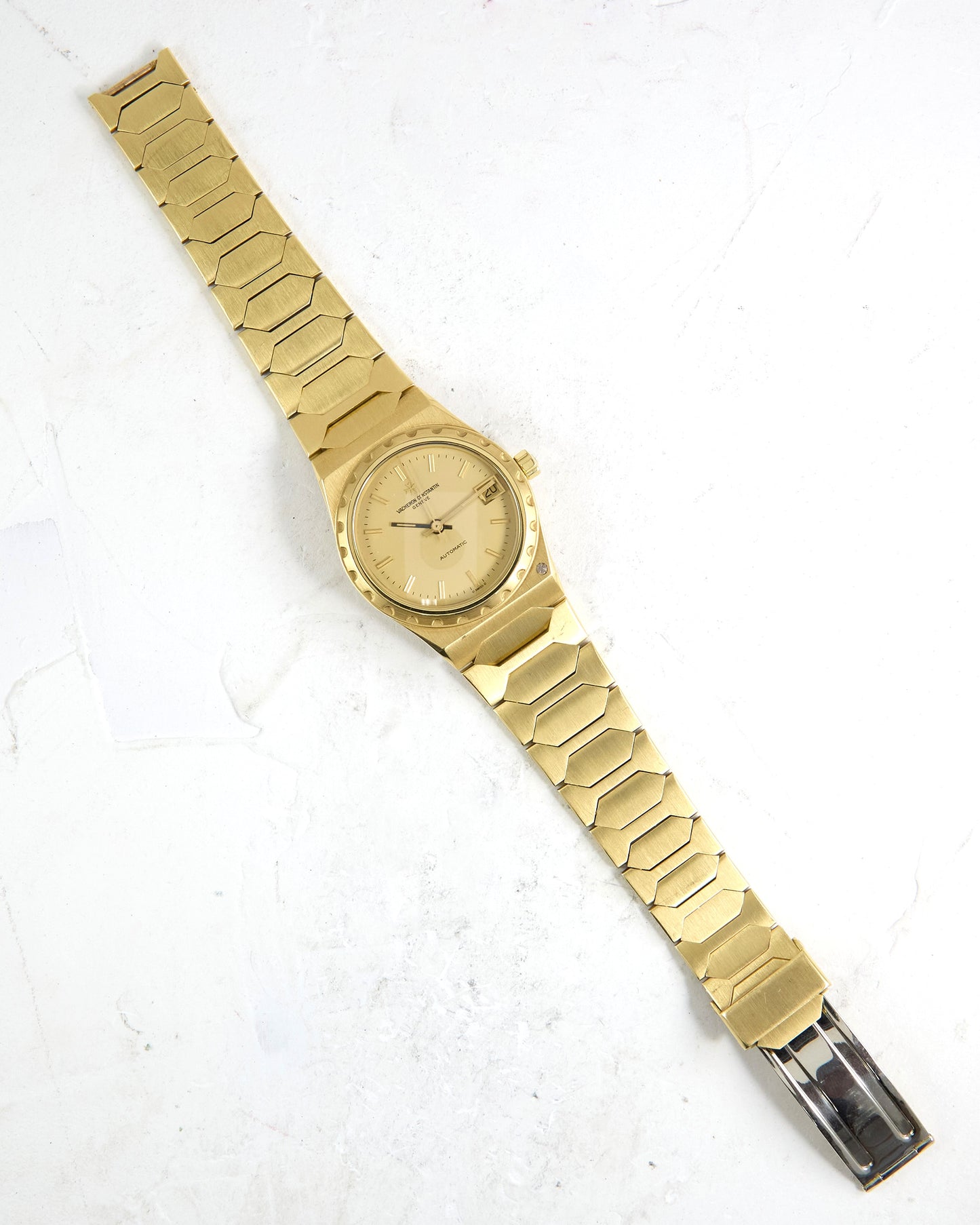 Vacheron Constantin 222 Automatic 46003/411 Champagne Dial in Yellow Gold with Box and Booklet