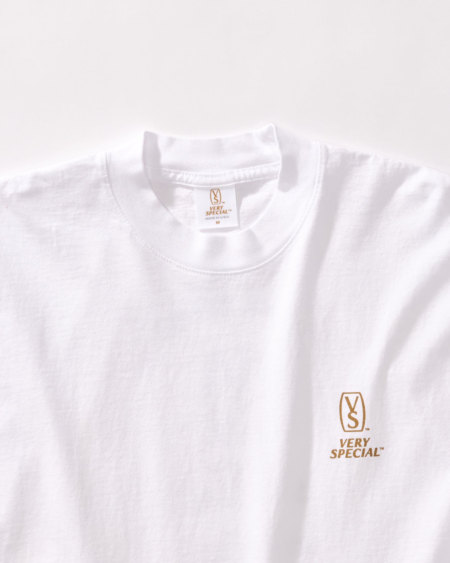 VERY SPECIAL - SCRIPT TEE - WHITE