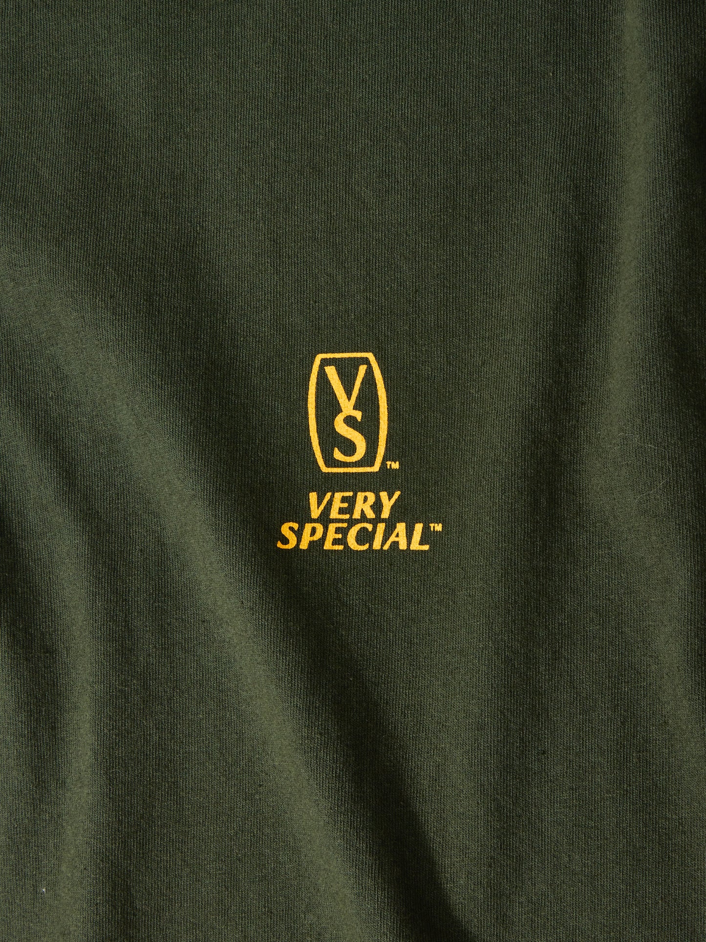 VERY SPECIAL - SCRIPT TEE - GREEN