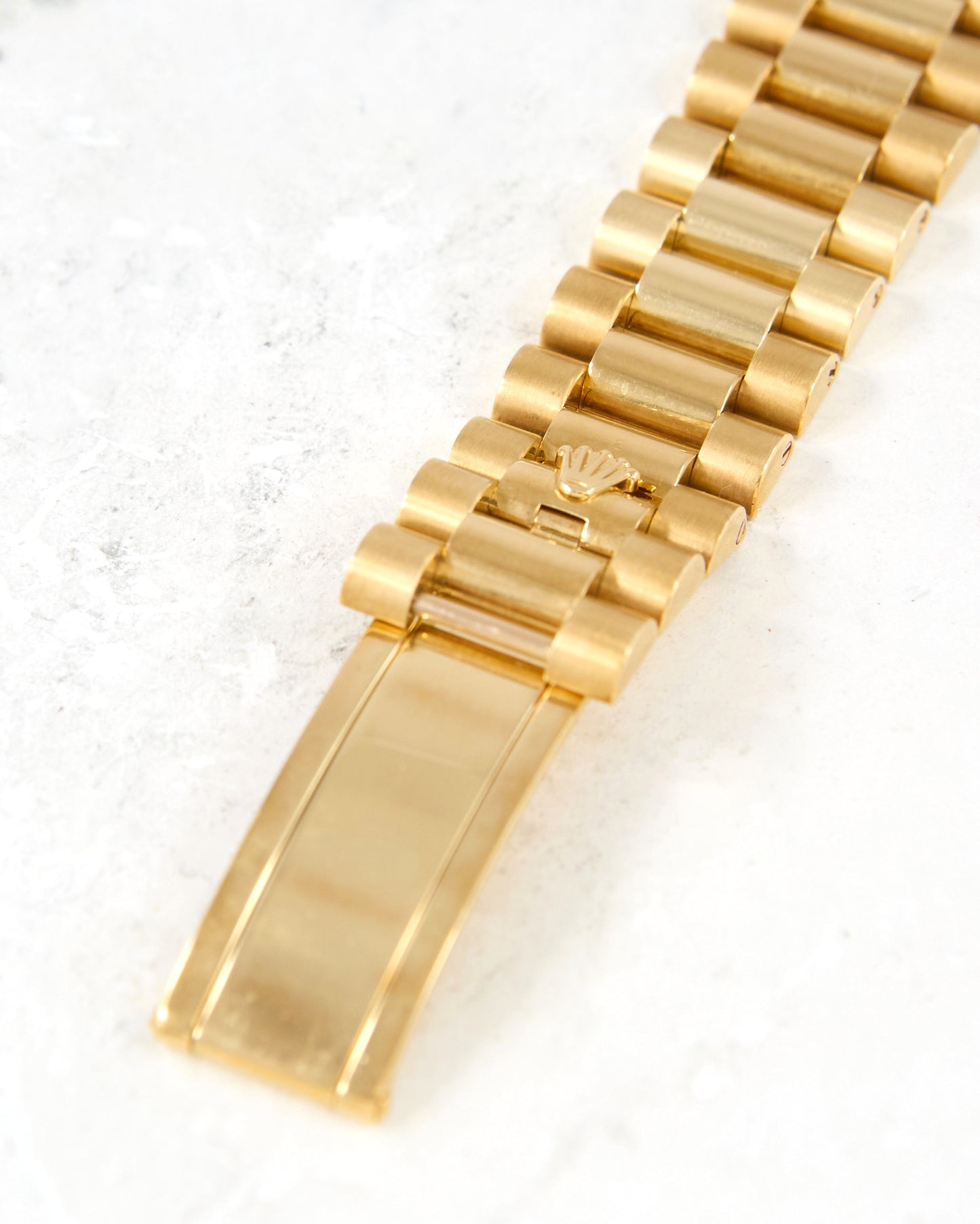 Rolex Day-Date 118208 Green Dial Smooth Bezel in Yellow Gold with Box & Papers