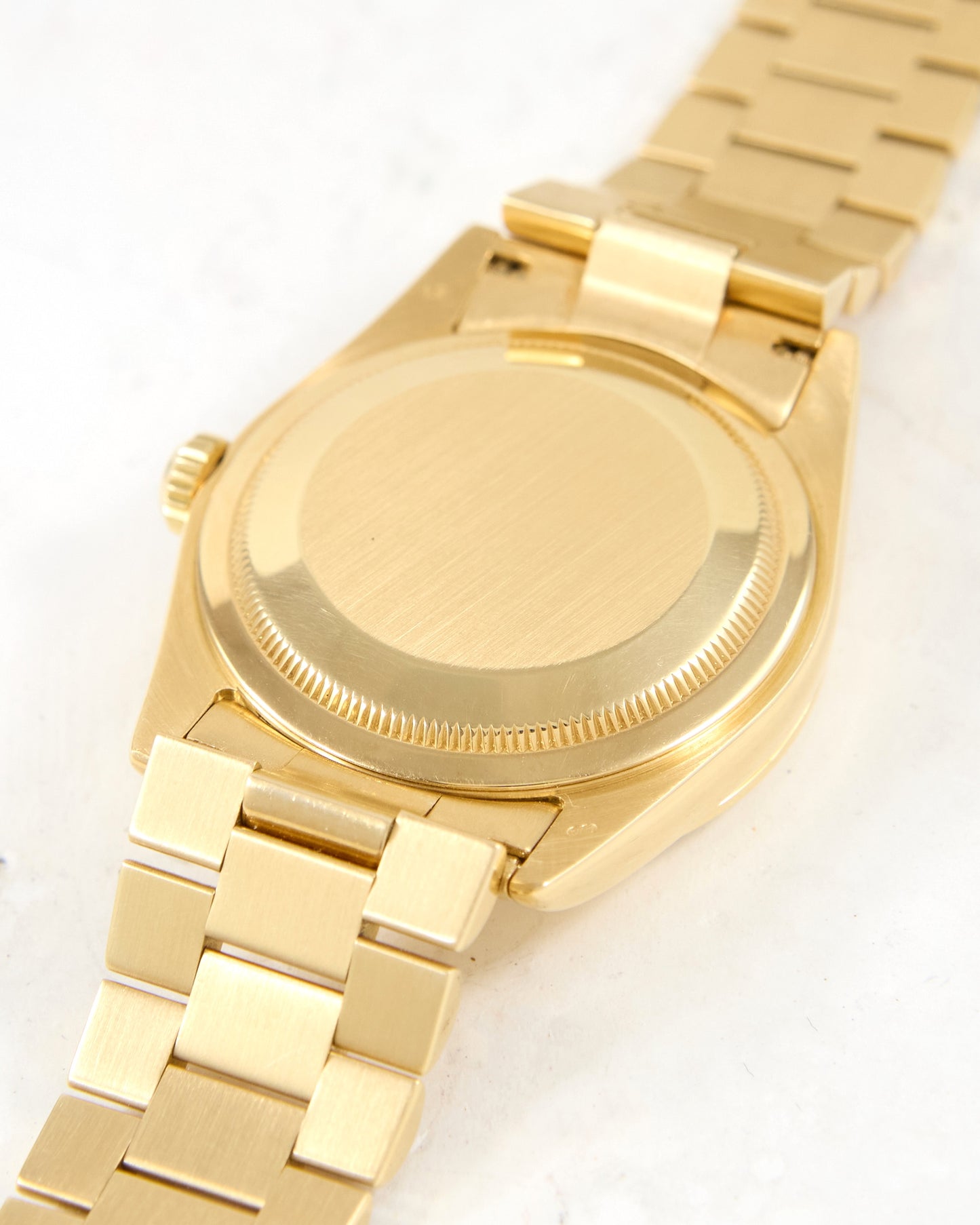 Rolex Day-Date 118208 Smooth Bezel Champagne Wave Dial in Yellow Gold Case and Bracelet