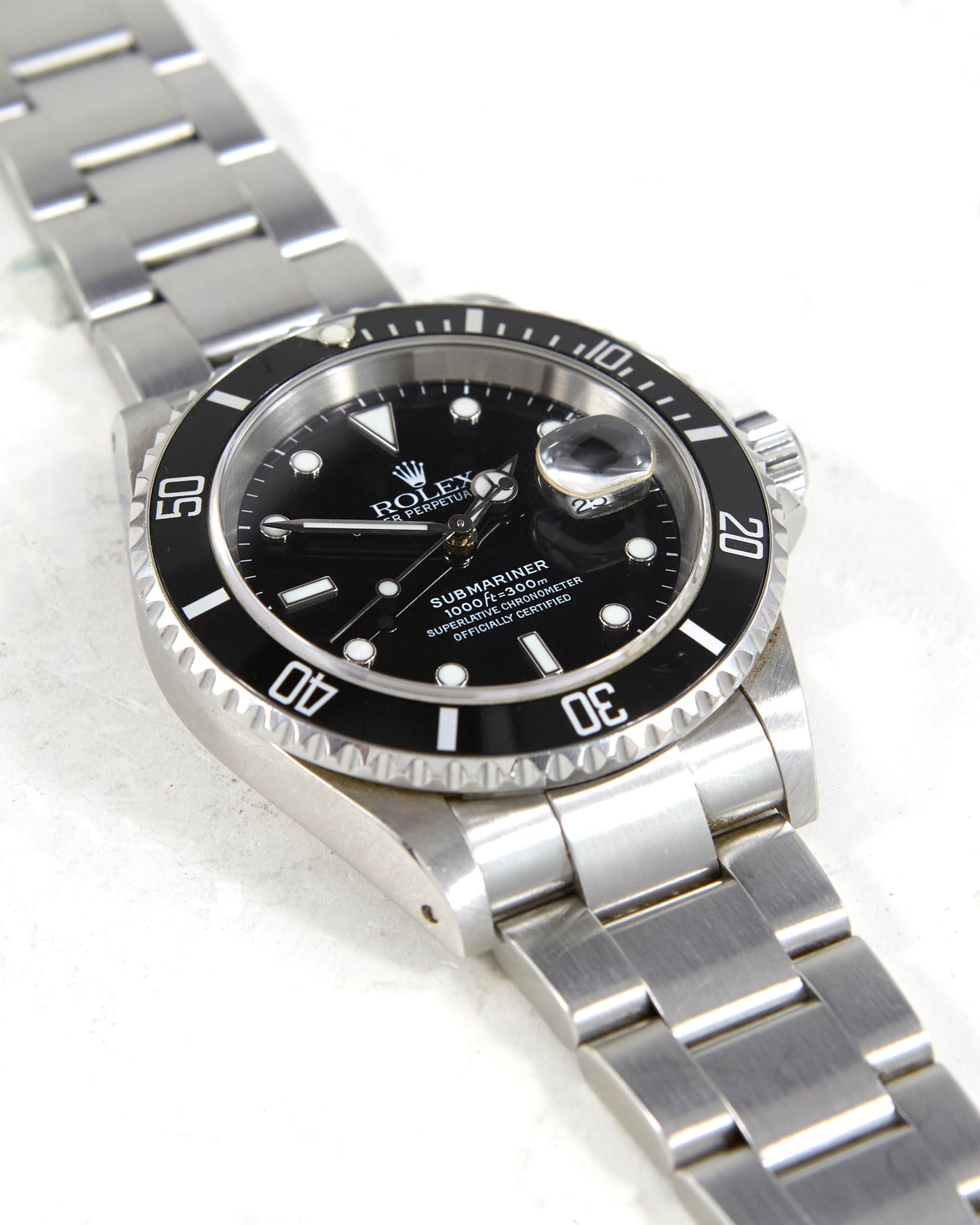 Rolex Submariner 16610 on Oyster Bracelet with Box & Papers