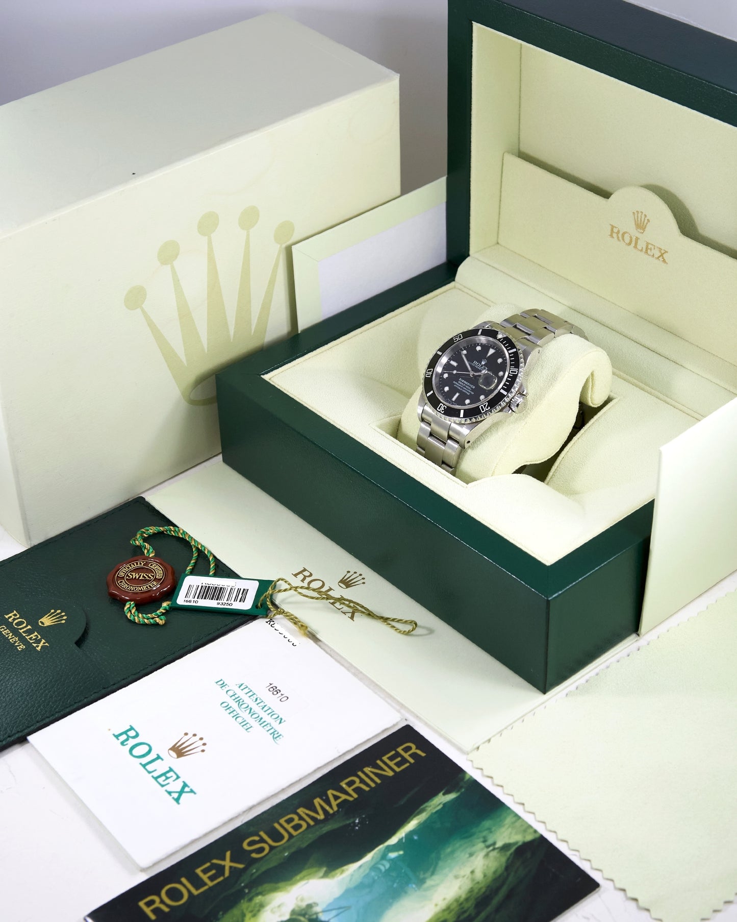 Rolex Submariner 16610 on Oyster Bracelet with Box & Papers