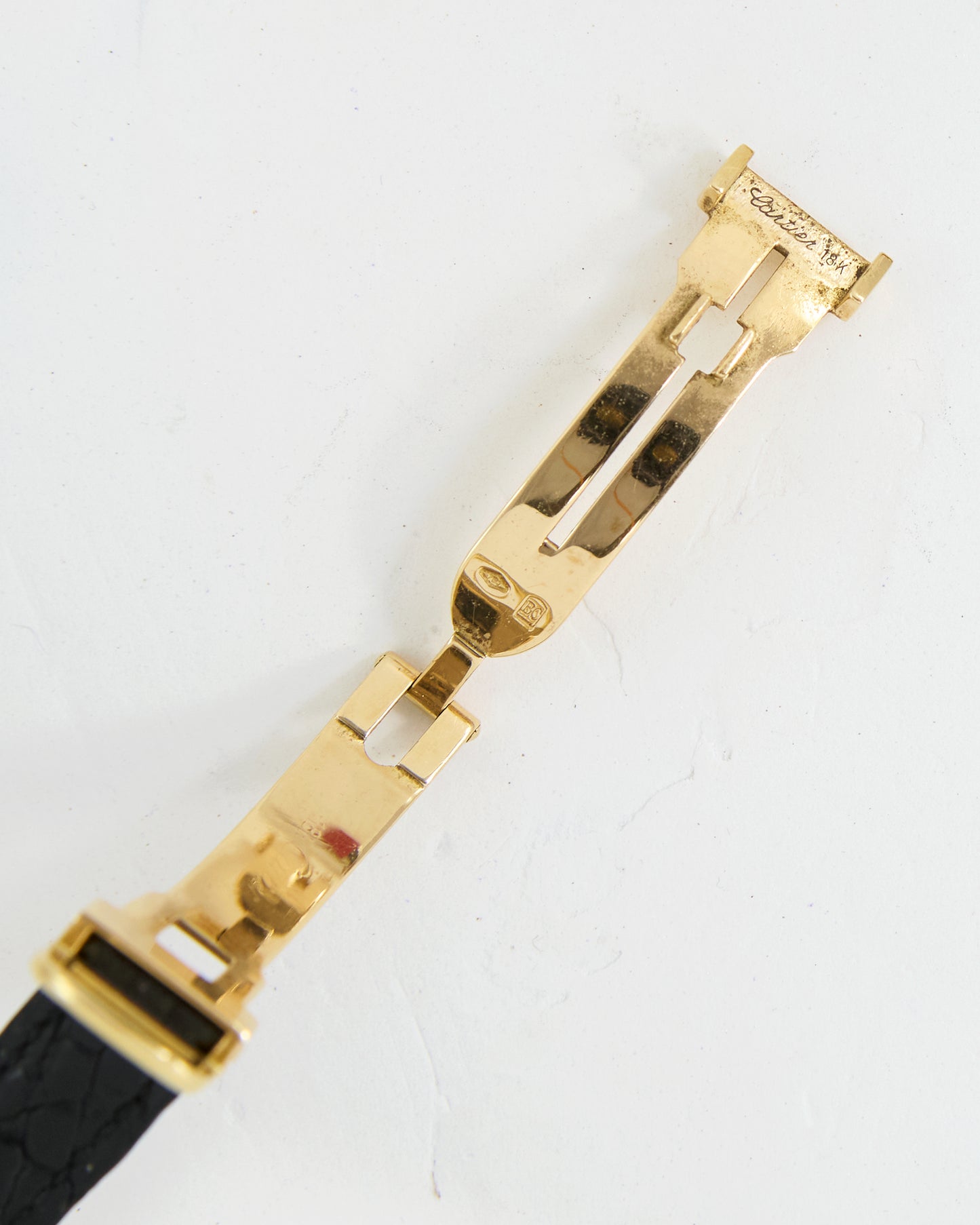 CARTIER BAIGNOIRE PARIS DIAL IN YELLOW GOLD WITH DEPLOYANT CLASP & CARTIER POUCH