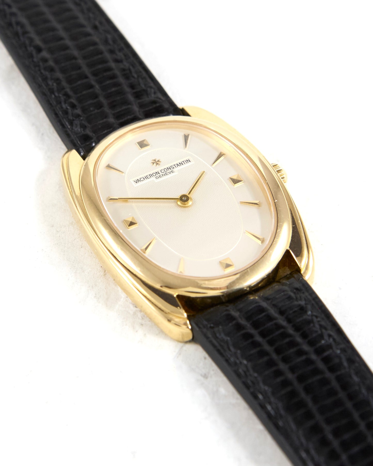 Vacheron Constantin Historiques Oval in Yellow Gold Case with Signed Strap and Buckle