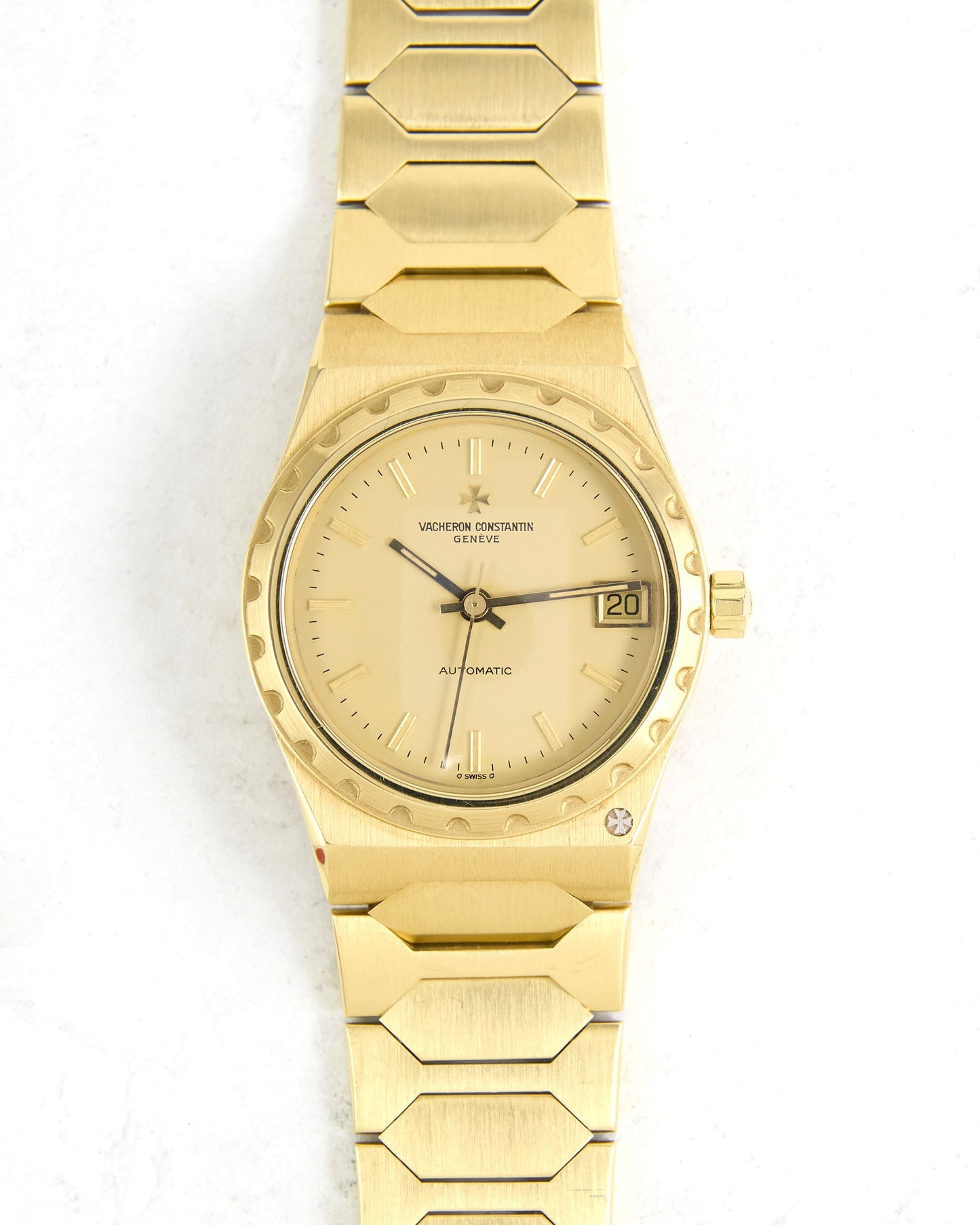 Vacheron Constantin 222 Automatic 46003/411 Champagne Dial in Yellow Gold with Box and Booklet