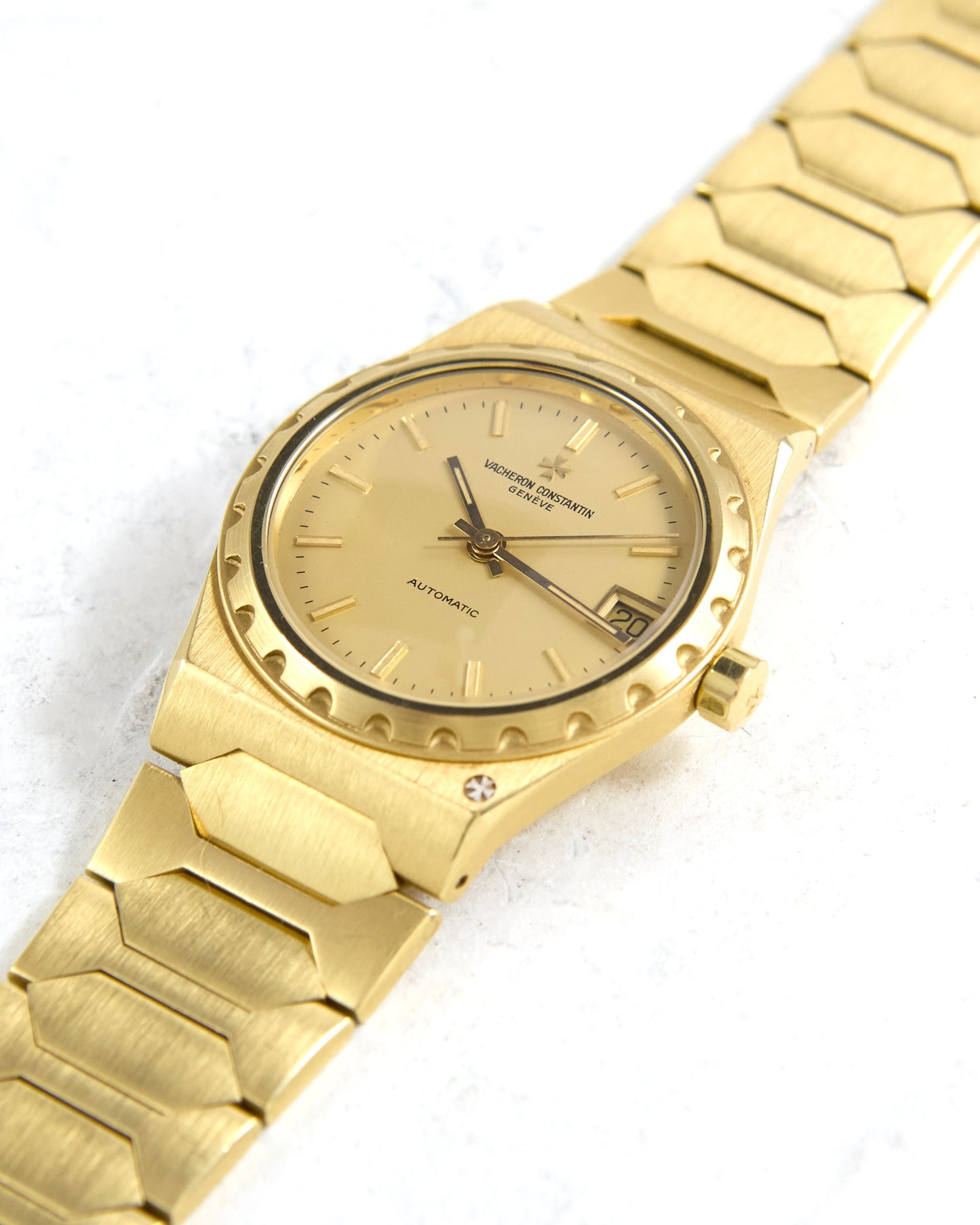 Vacheron Constantin 222 Automatic 46003/411 Champagne Dial in Yellow Gold with Box and Booklet