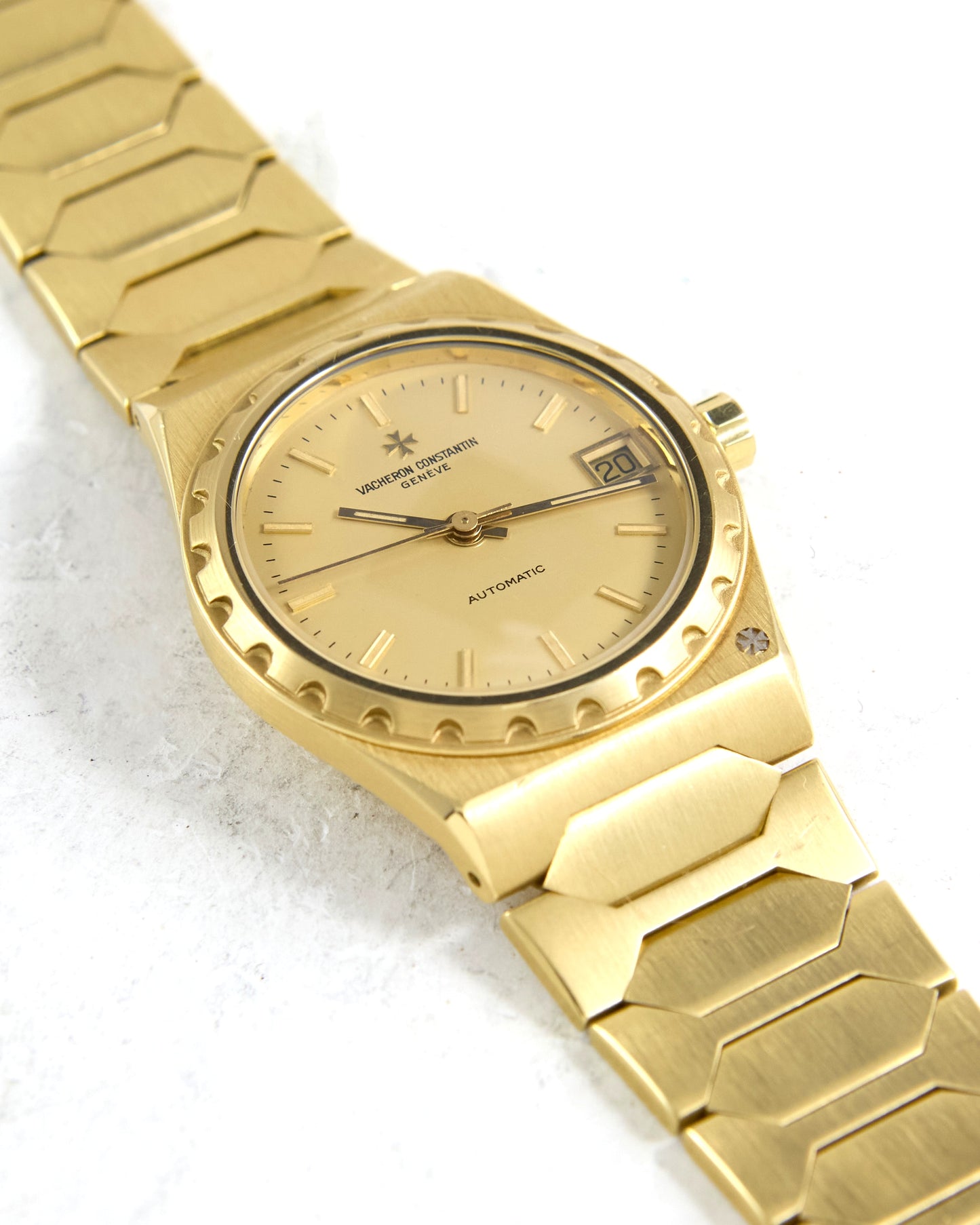 Vacheron Constantin 222 Automatic 46003/411 Champagne Dial in Yellow Gold with Box and Booklet
