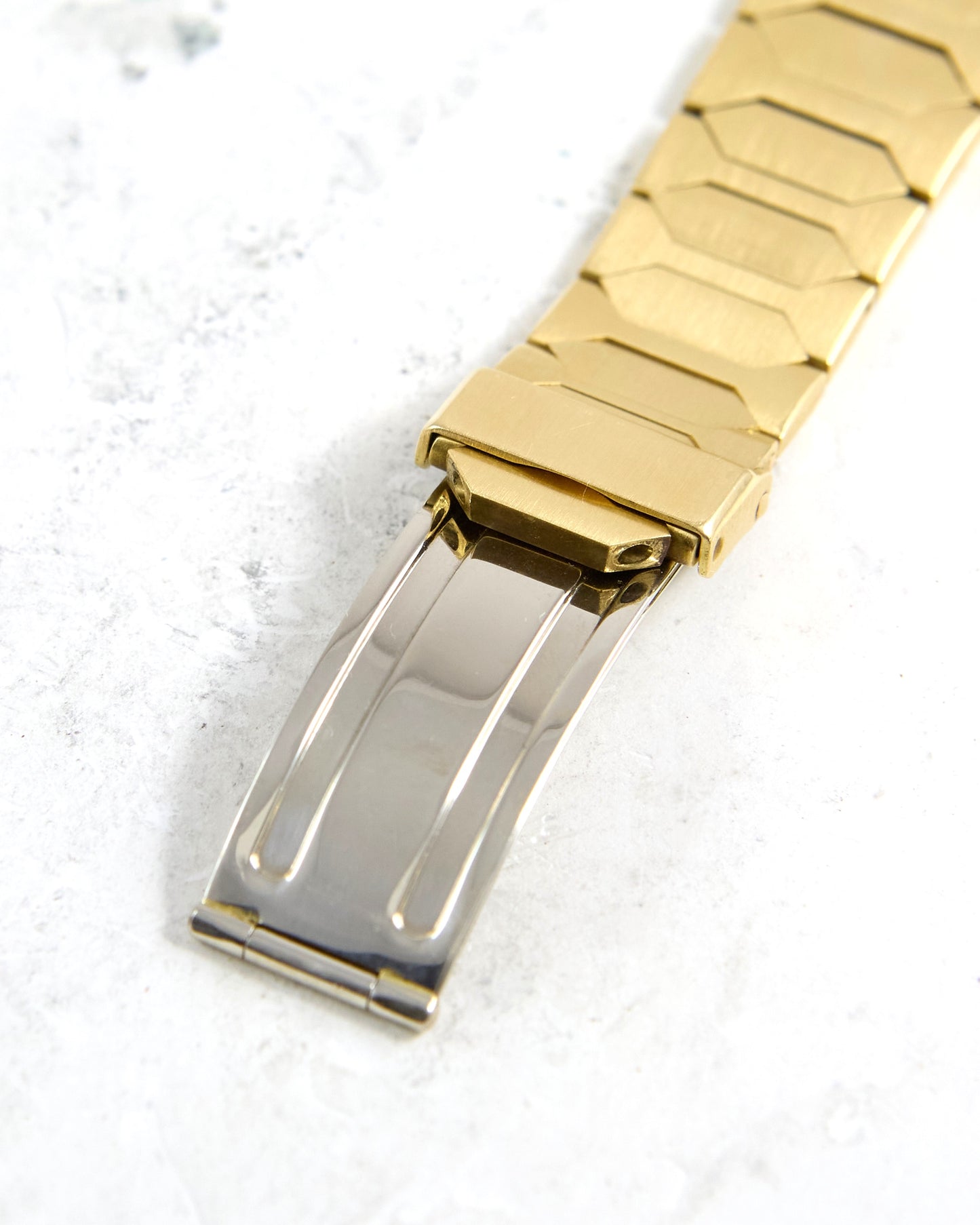 Vacheron Constantin 222 Automatic 46003/411 Champagne Dial in Yellow Gold with Box and Booklet