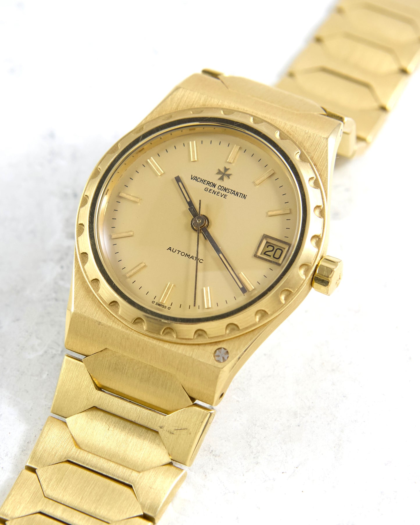Vacheron Constantin 222 Automatic 46003/411 Champagne Dial in Yellow Gold with Box and Booklet